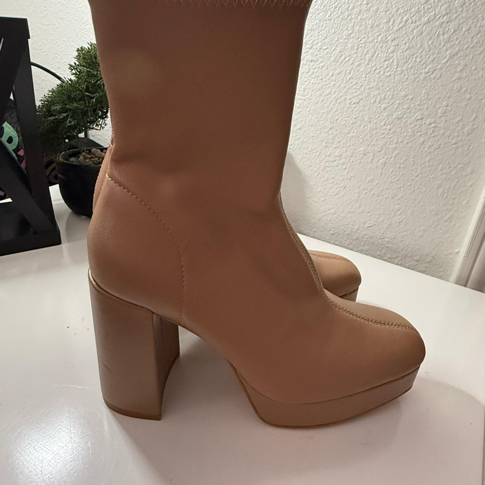 Stradivarius Camel Heeled Boots - Picture 4 of 5
